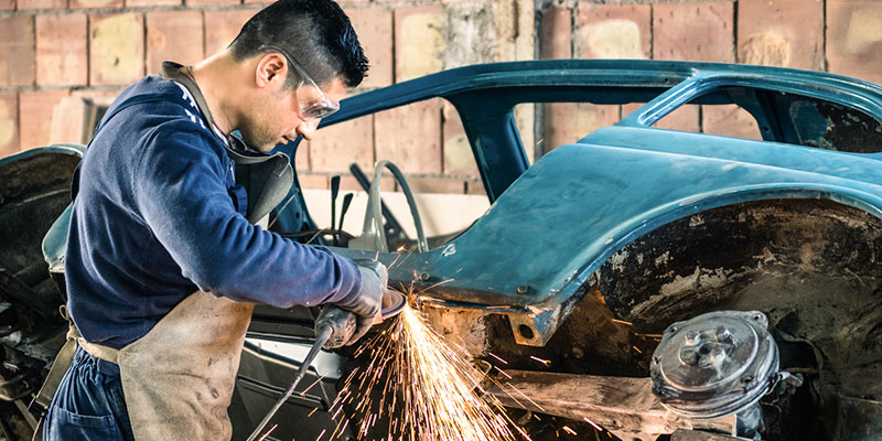 Reasons to Hire Car Restoration Services