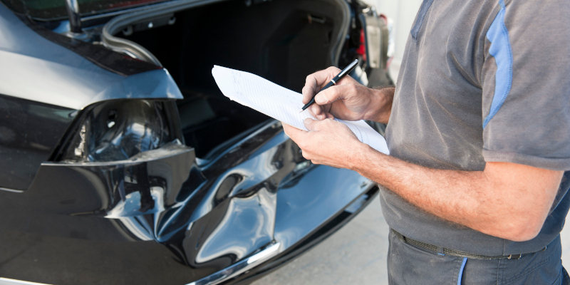 What Does an Auto Body Repair Estimate Entail?